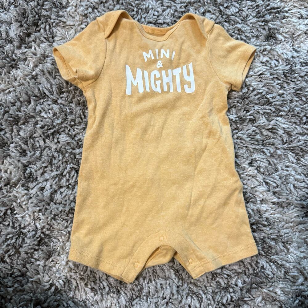 Old Navy 3-6 Months Baby Boy Girl Romper Outfit Summer Mini Mighty Graphic
